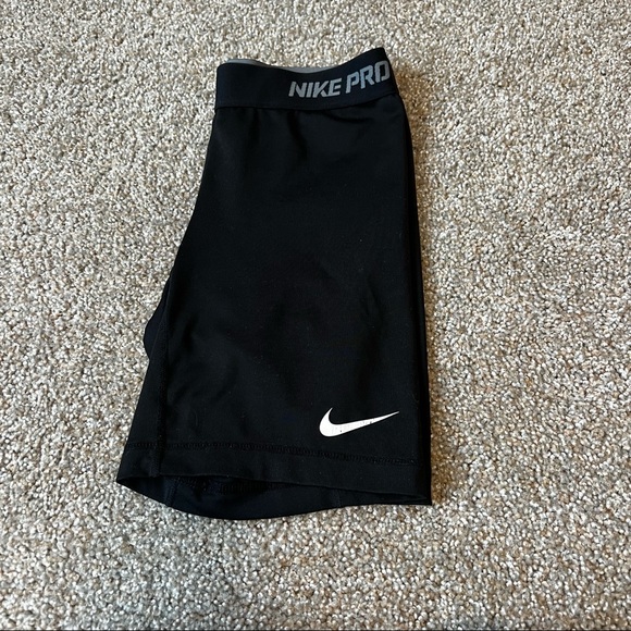 Nike pro 6” biker shorts - Picture 5 of 6